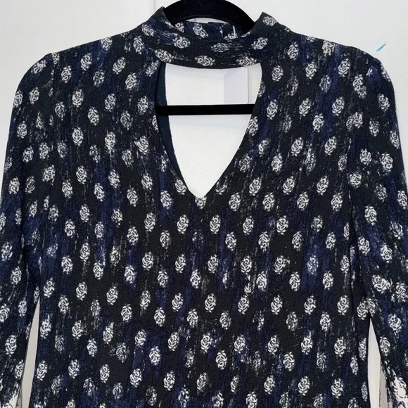 Wayf Elegant Blue and Black Dress - Picture 3 of 9